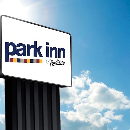 Park Inn By Radisson Уолнът Крийк Екстериор снимка