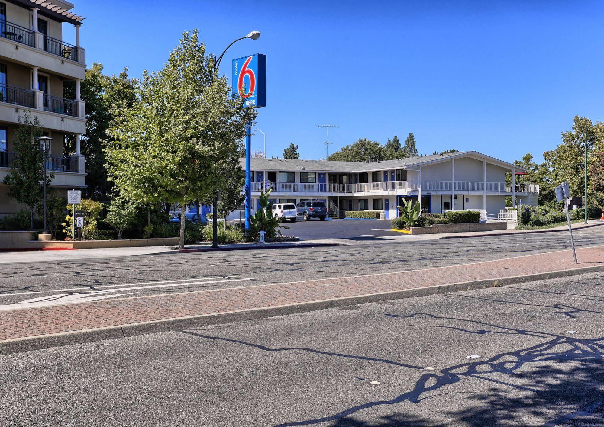 Park Inn By Radisson Уолнът Крийк Екстериор снимка